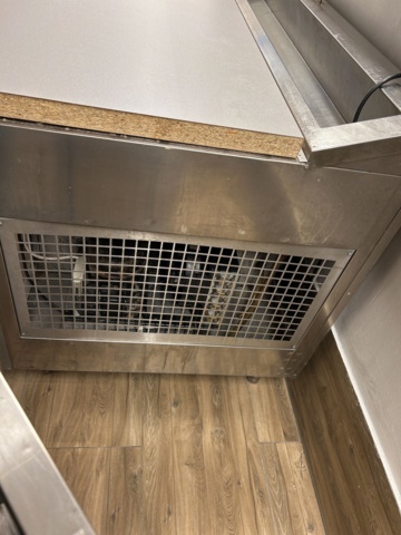 1051655-8 Cooling bench with 3 doors, cooling trough & accessories - Kema