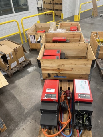 1116975-1 Battery charger for trucks 10 pcs