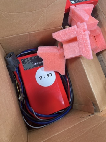 1116975-16 Battery charger for trucks 10 pcs