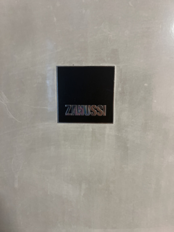1051670-2 Refrigerator Zanussi ZRA40100WA - 392 Liter
