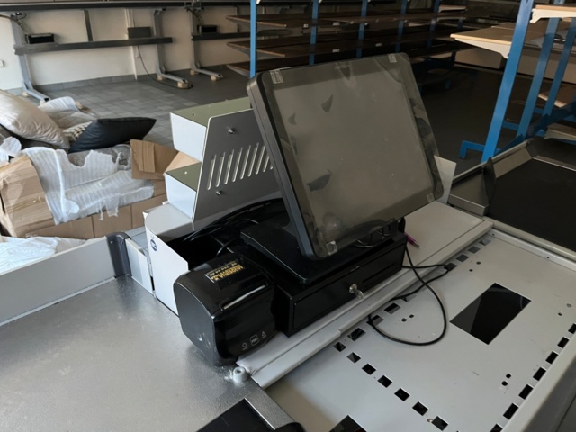 1153800-5 Cash counter with cash register and Checkmark conveyor belt