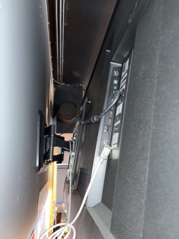 1067134-2 TV 85" - Sony Bravia 4K UR3