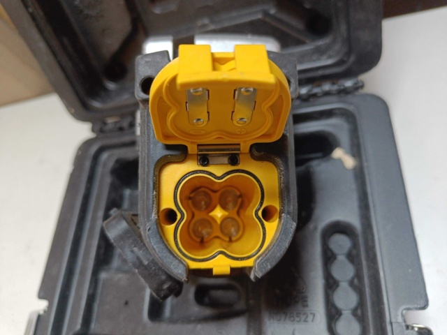 1129856-6 Multilinje Laser Dewalt DW089CG