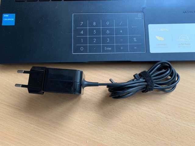 1065521-5 Laptop Asus Notebook E410K - 2023