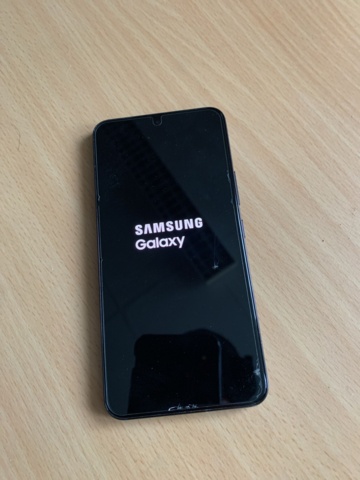 1065523-1 Samsung Galaxy S22 SM-S901B 128GB Phantom Black