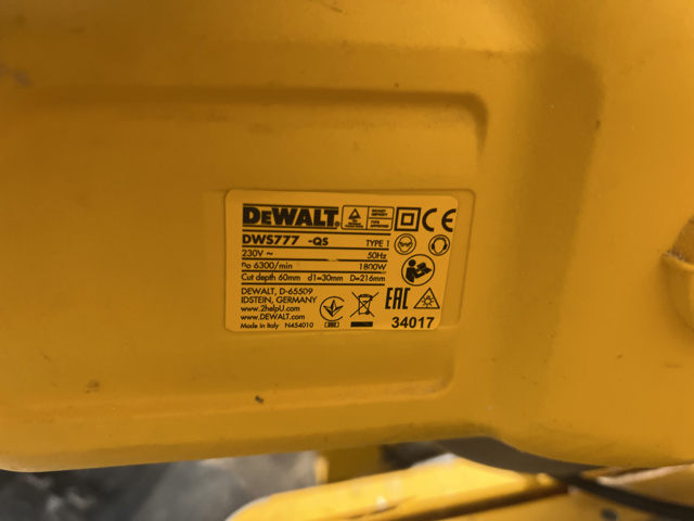 1051685-4 Miter saw DeWalt 2 pcs - DeWalt DWS777 -QS