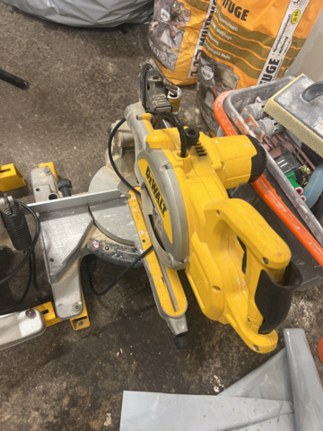 1051685-6 Miter saw DeWalt 2 pcs - DeWalt DWS777 -QS