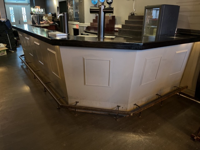 1067193-4 Bar counter and bar overhang for demoting and more