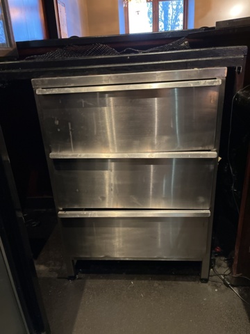 1067193-7 Bar counter and bar overhang for demoting and more