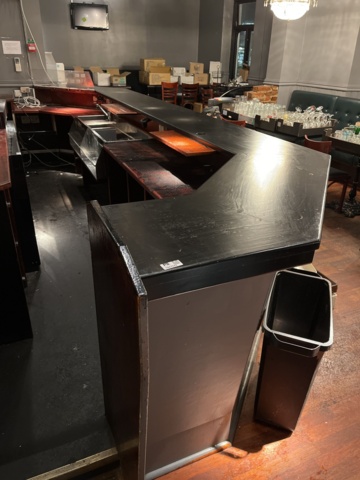 1067243-1 Bar counter with shelves for dismantling