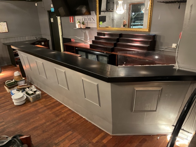 1067243-2 Bar counter with shelves for dismantling