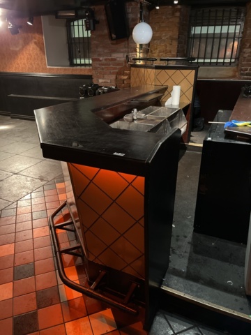 1067255-1 Bar counter with sink and shelves for dismantling