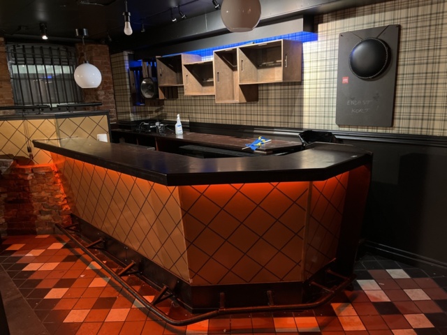 1067255-2 Bar counter with sink and shelves for dismantling