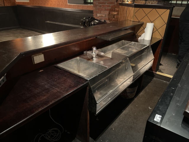 1067255-6 Bar counter with sink and shelves for dismantling