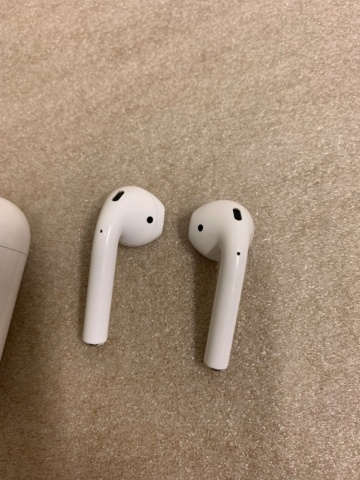 1065572-3 Apple Airpods 1st Generation