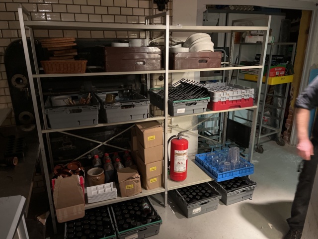 1067284-1 Everything including shelves - kitchenware & miscellaneous