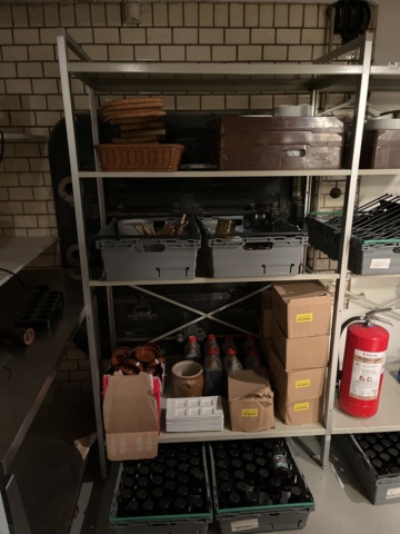 1067284-2 Everything including shelves - kitchenware & miscellaneous