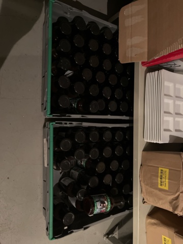 1067284-4 Everything including shelves - kitchenware & miscellaneous