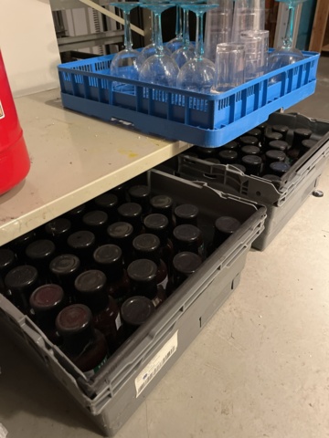 1067284-6 Everything including shelves - kitchenware & miscellaneous