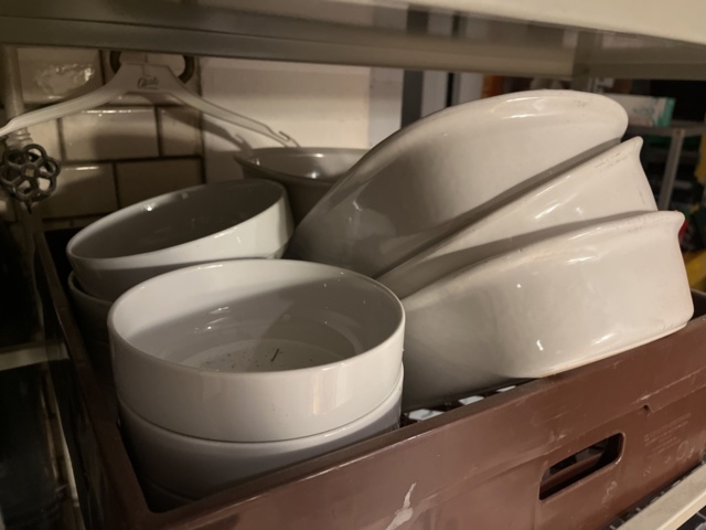 1067284-14 Everything including shelves - kitchenware & miscellaneous