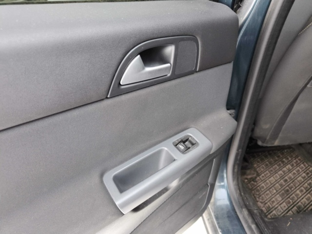 1128869-68 Volvo V50 1.8 Flexifuel -2008
