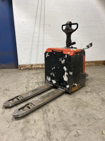 1143910-1 BT truck LPE240/S Including charger