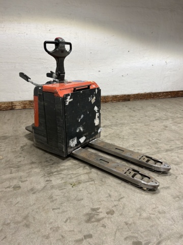 1143910-2 BT truck LPE240/S Including charger