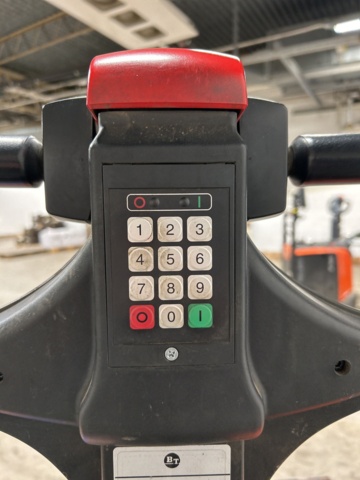 1143910-7 BT truck LPE240/S Including charger