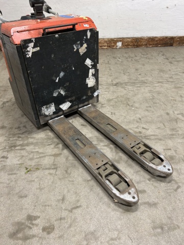 1143910-8 BT truck LPE240/S Including charger