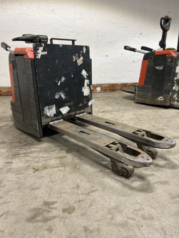 1143910-14 BT truck LPE240/S Including charger