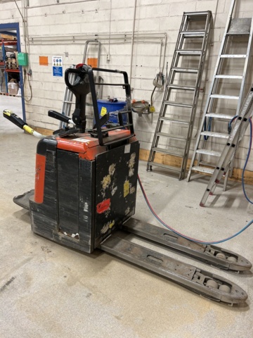 1143911-2 BT truck LPE240/S Including charger