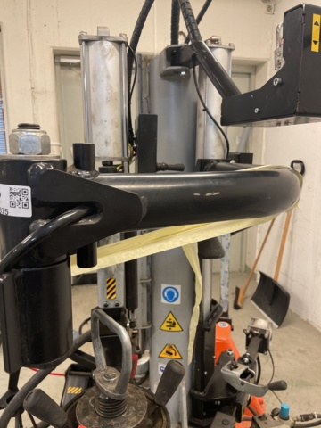 1110375-14 Tire mounting machine Ravaglioli with wheel lifter