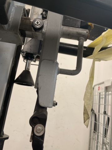 1110375-16 Tire mounting machine Ravaglioli with wheel lifter