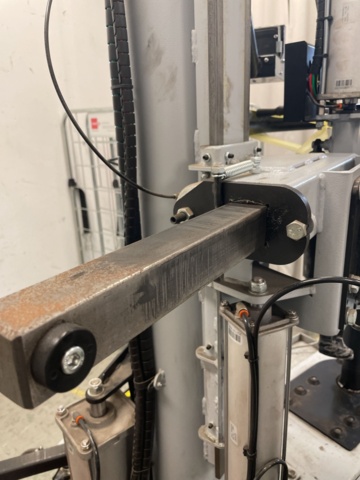 1110375-31 Tire mounting machine Ravaglioli with wheel lifter