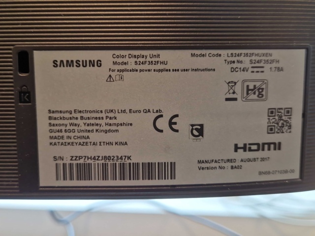 1153980-5 Adjustable desk, chair, monitor and more