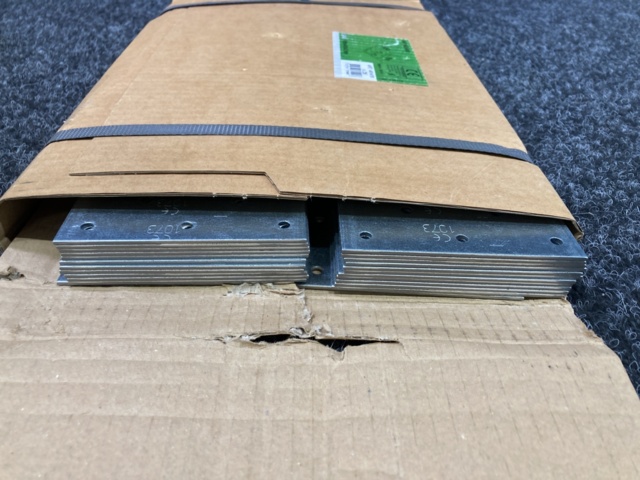 1154488-4 25 st hålplattor Essve 100x400x2,0 mm