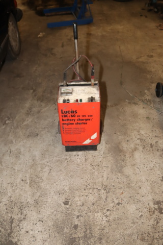 1154913-1 Battery charger Lucas, 6, 12, 24 Volt, used