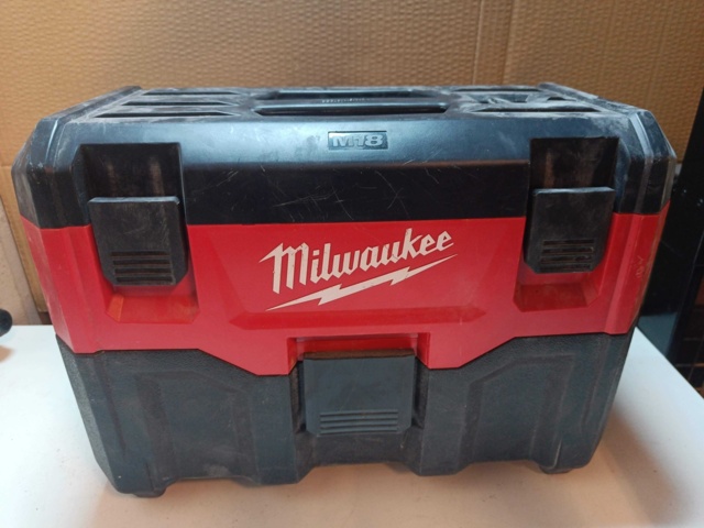 1129868-1 Milwaukee vacuum cleaner