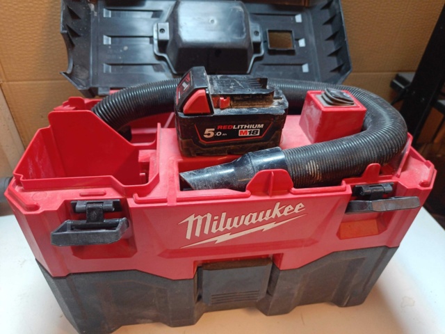 1129868-5 Milwaukee vacuum cleaner