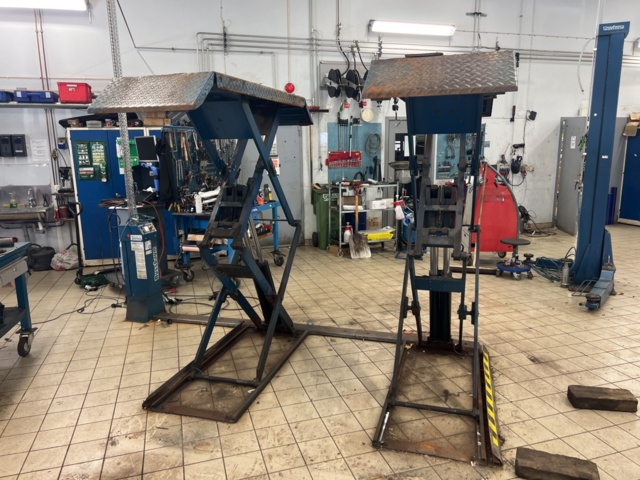 1117017-1 Scissor lift Nussbaum Jumbo-Lift II NT - 3Ton - 2007