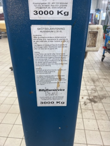 1117022-5 2-Pillar lift Nussbaum 2.25 SL 2.5Ton - 2000