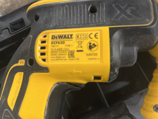 1051681-9 Elhandverktyg DeWalt 4 st med Tillbehör
