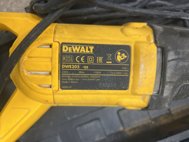 1051681-13 Elhandverktyg DeWalt 4 st med Tillbehör