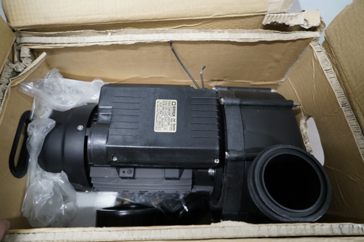 1030549-1 Brilix Jet Stream 2.2kW pump, front panel & plunger filter