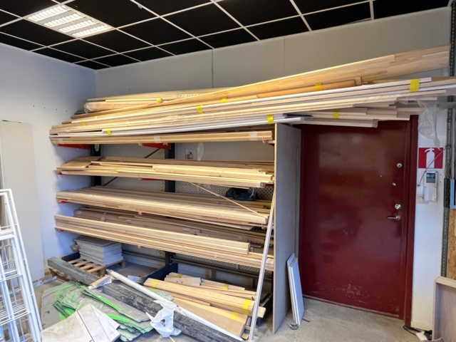 1155233-1 Collection with various timber