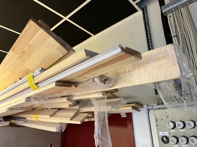 1155233-5 Collection with various timber