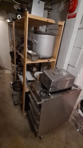 1067300-3 Everything in the storeroom - 2 shelves with various kitchen utensils