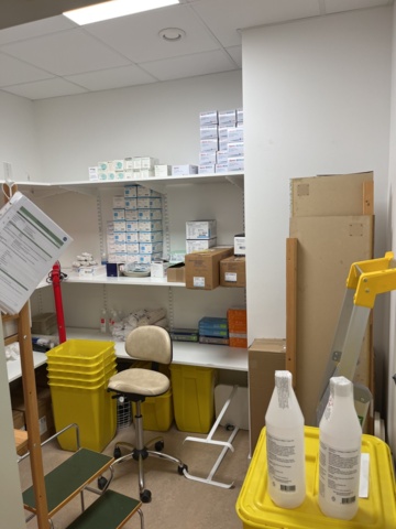 1131891-1 Everything in the room - Consumables & reception related