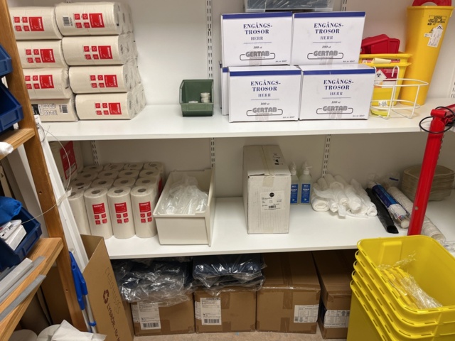 1131891-5 Everything in the room - Consumables & reception related