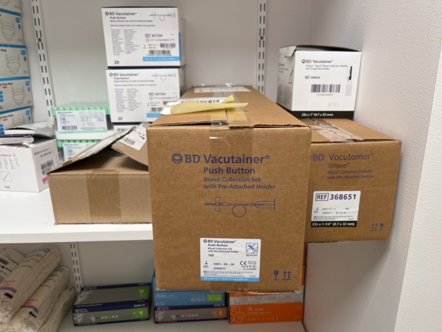 1131891-14 Everything in the room - Consumables & reception related